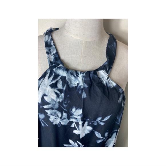 (Sold) BCBGMAXAZRIA HALTER Dress SIZE L - Picture 4 of 5